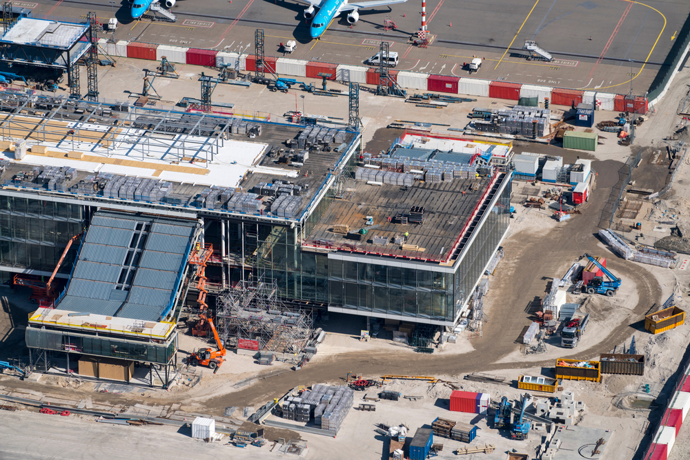 Schiphol zoekt bedrijven die voor lange tijd kunnen bouwen op luchthaven