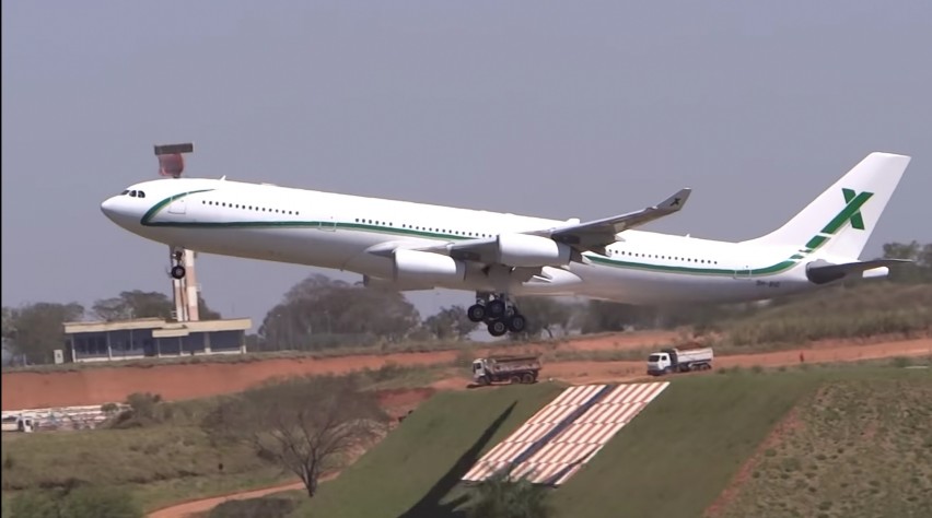 Foto (c) Dico712 Airbus A340 Air X op Viracopos