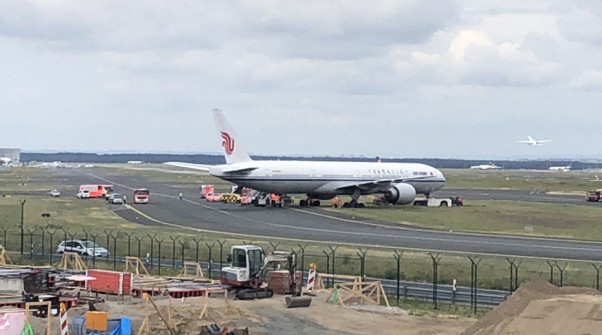 Foto (c) Europicus/Twitter Incident Air China towtruck Frankfurt