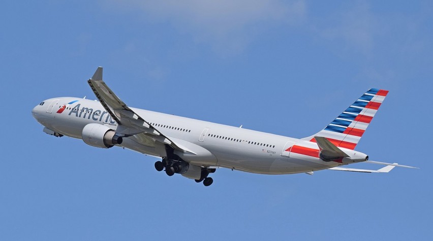 Foto (c) Adrian Pingstone American Airlines Airbus A330-300
