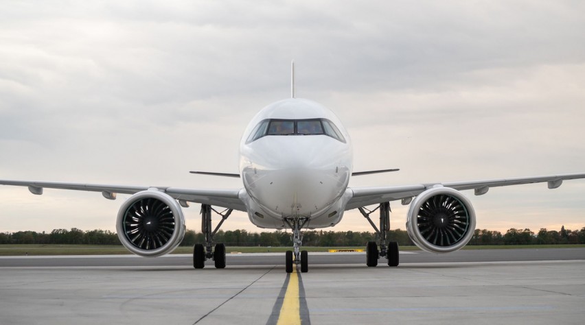 Austrian Airlines Airbus A320neo front