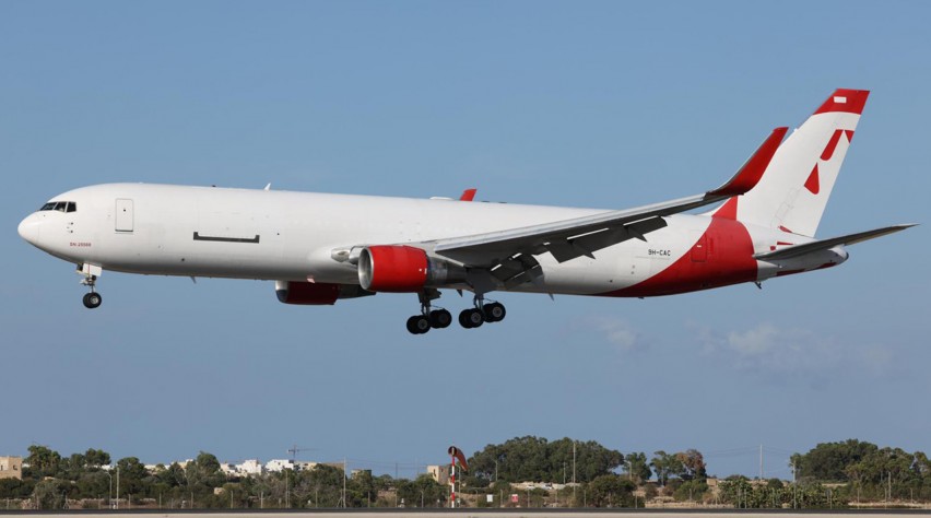 Foto (c) Challenge Airlines Challenge Airlines Boeing 767-300BDSF