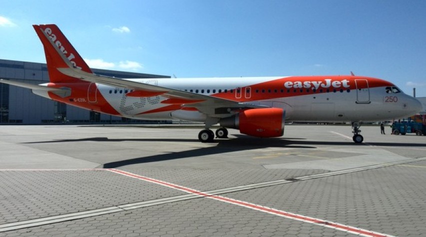 Foto (c) Reismedia easyjet, airbus a320, hamburg