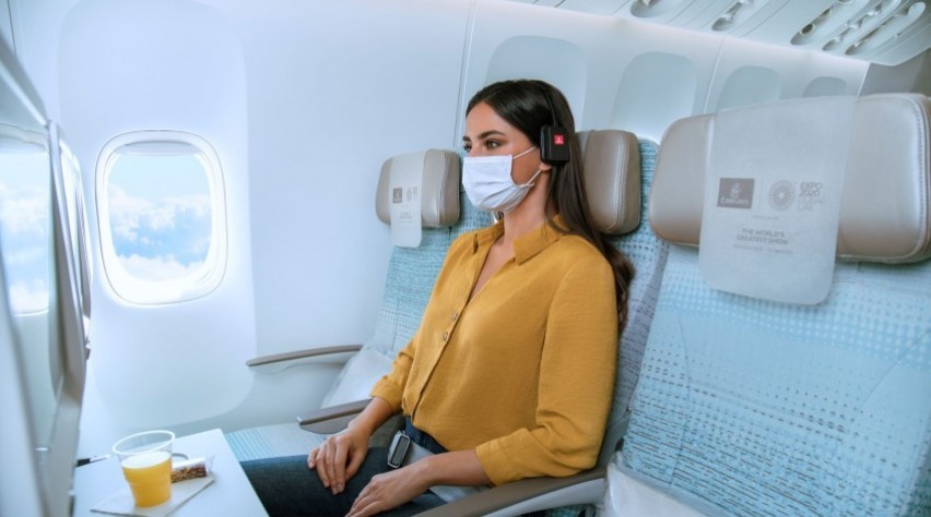 Foto (c) Emirates Emirates Economy Eenzaam Meisje