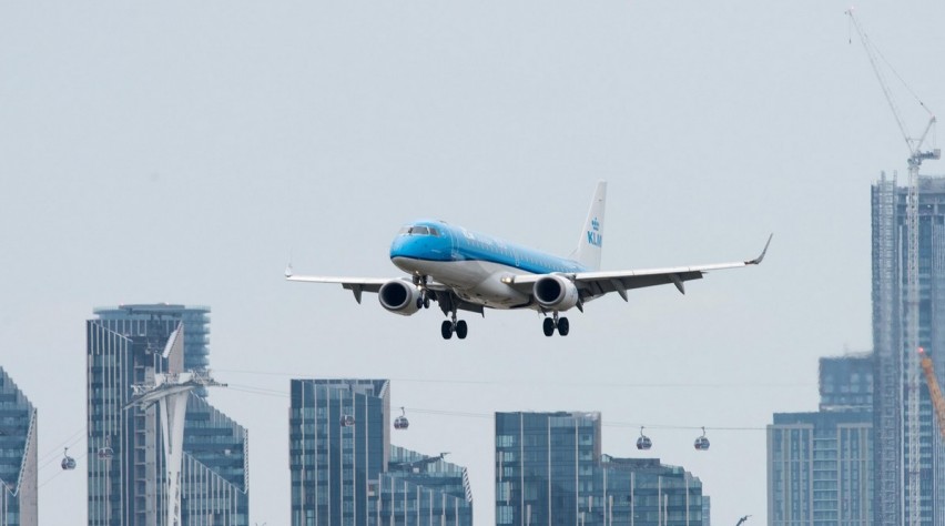 Foto (c) Daniel Klein/Unsplash klm-cityhopper-embraer-londen-city