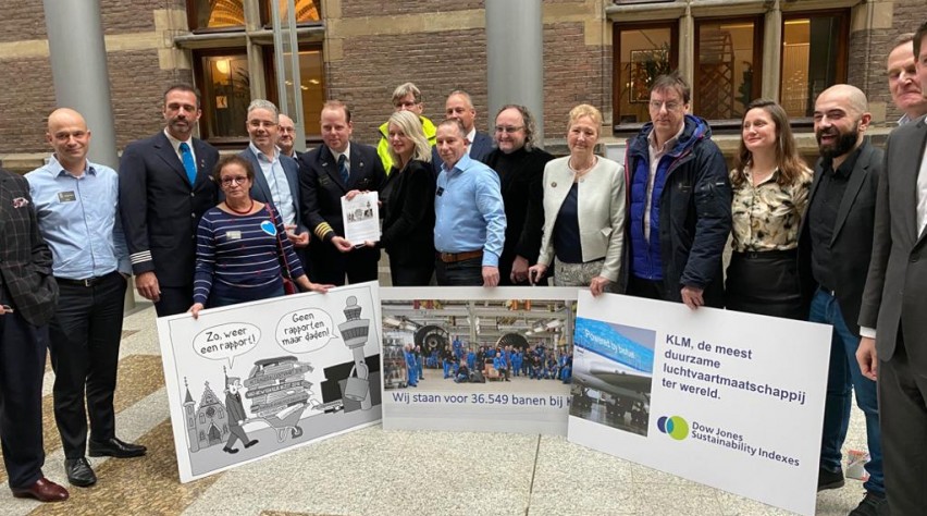 Foto (c) Tweede Kamer KLM OR petitie