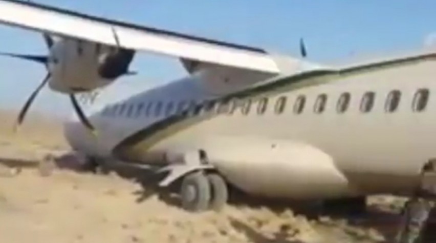 Foto (c) Pakistan Aviation PIA ATR72 naast de baan