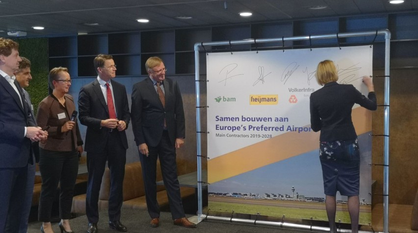 Ondertekening contract Schiphol