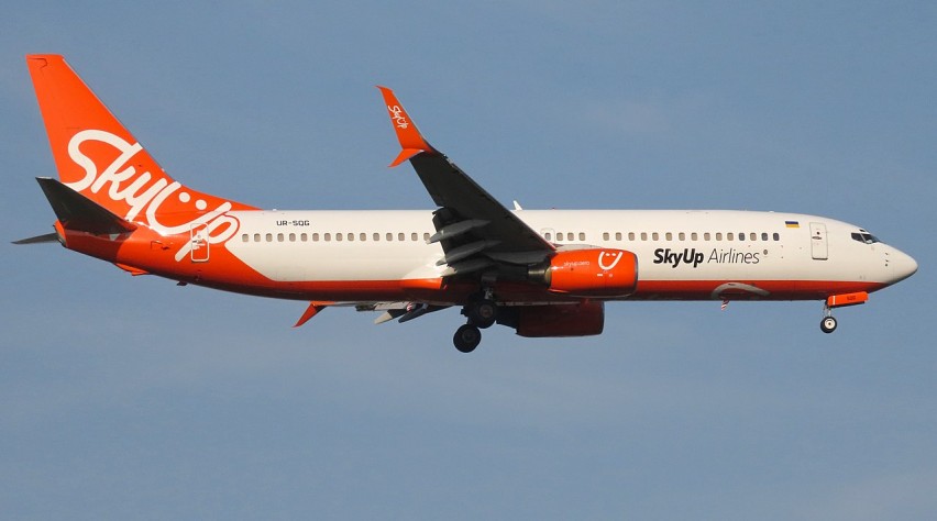 SkyUp 737