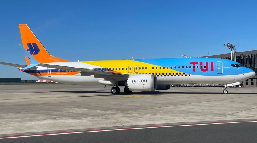 TUI retro 737