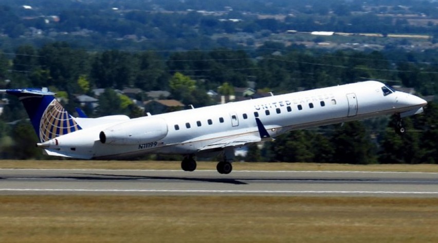 United Airlines, Unites Express, Embraer, ERJ-145