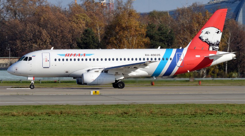 Foto (c0 Anna Zvereva/Wikimedia Yamal Superjet Sukhoi 100