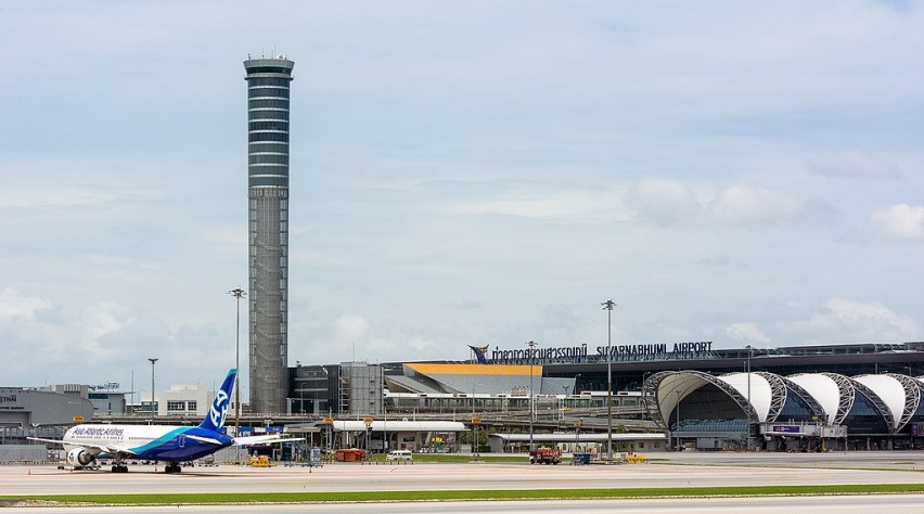 Foto (c) Nutjaru/Wikimedia Bangkok Airport