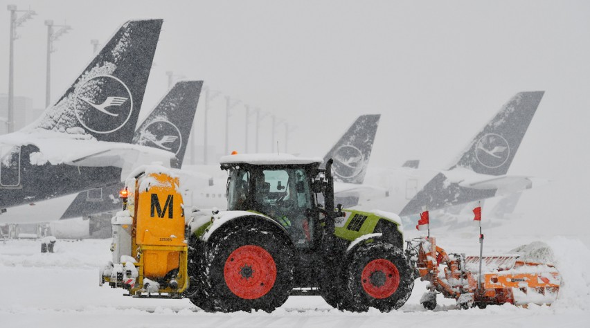 München Airport sneeuw