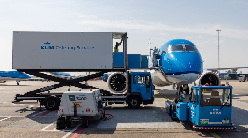 Foto (c) KLM KLM catering embraer