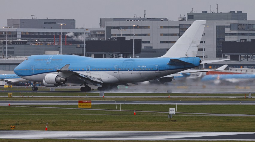 PH-BFW 747
