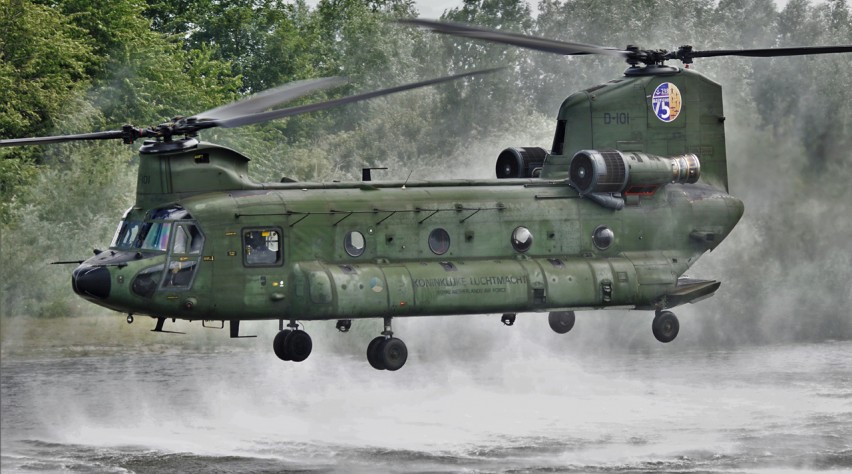 Foto (c) Dennis van der Wiel Chinook helocasting