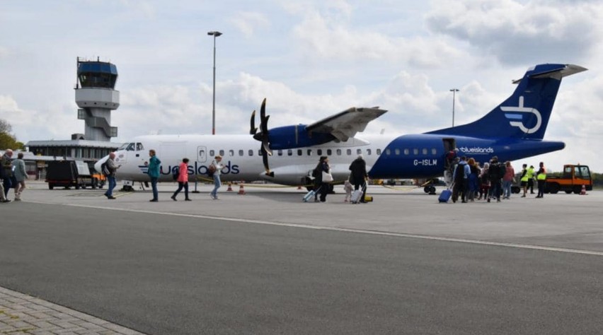 Foto (c) Groningen Airport Eelde Blue Islands ATR Groningen