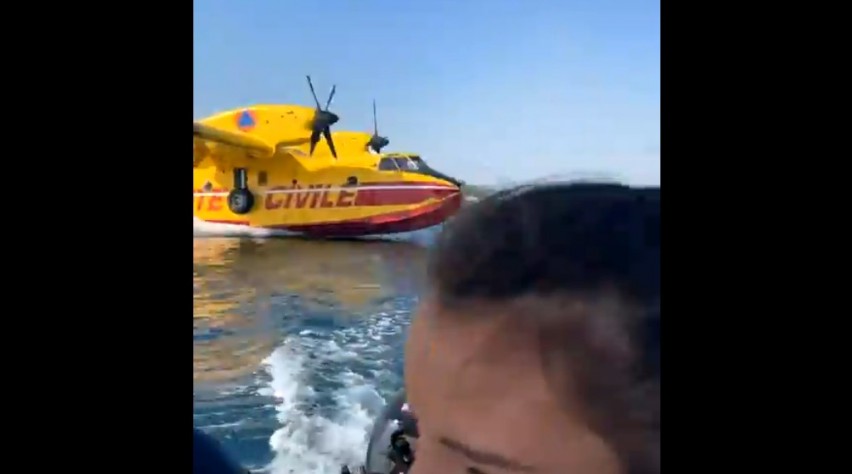 Foto (c) Sécurité Civile/Twitter Blusvliegtuig boot