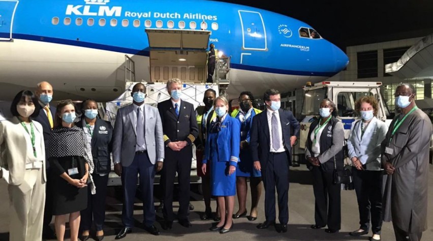 Foto (c) KLM Vaccinlevering Rwanda KLM