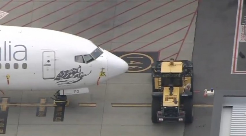 Foto (c) 7News Perth Virgin Australia Bulldozer