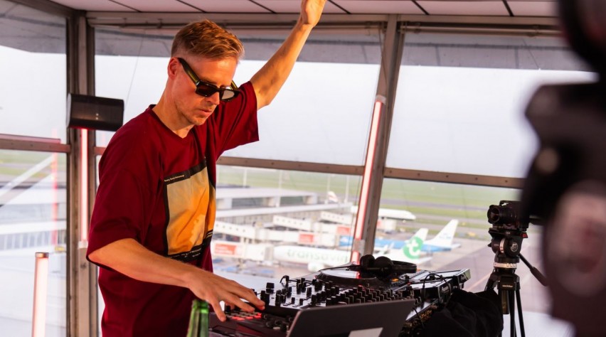 Foto (c) Schiphol Optreden D-pier Schiphol