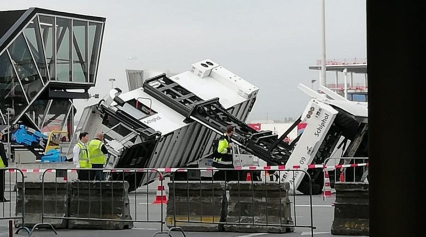 ambulift-schipholcsander-1200_2.jpeg?itok=Yp2poO_6
