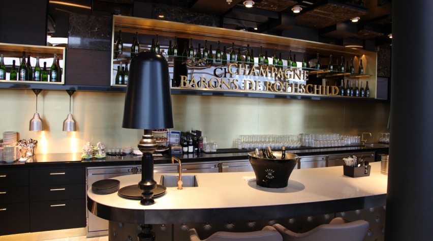 Foto (c) Reismedia Schiphol bar