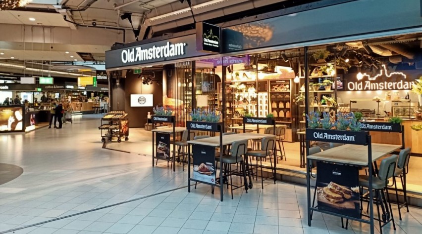 Foto (c) HMSHost Old Amsterdam Brandstore Schiphol Plaza