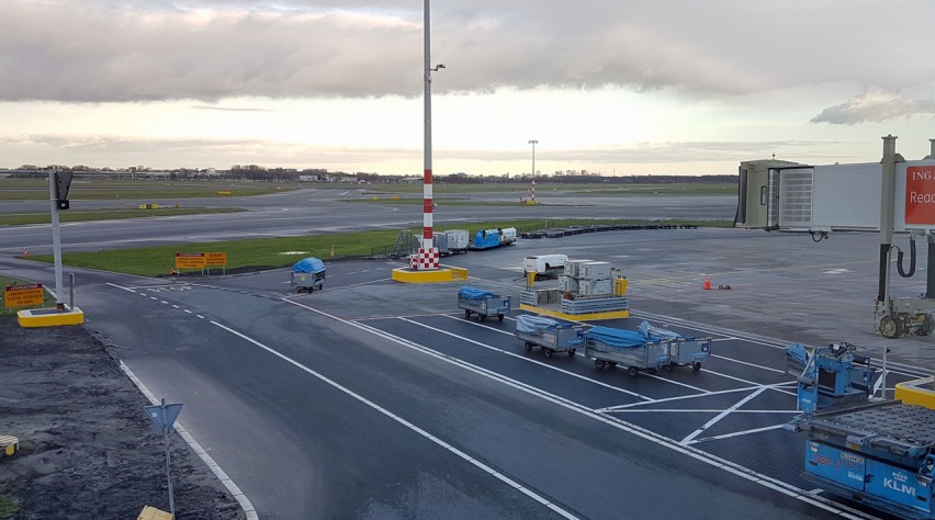 Schiphol gate E24