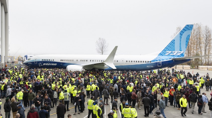 Boeing 737 MAX 10