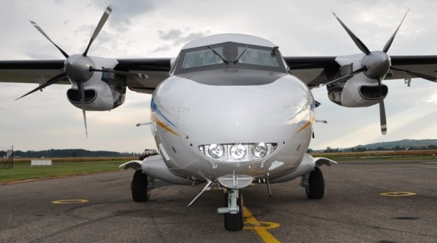 Foto (c) LET let, turbolet, L-410