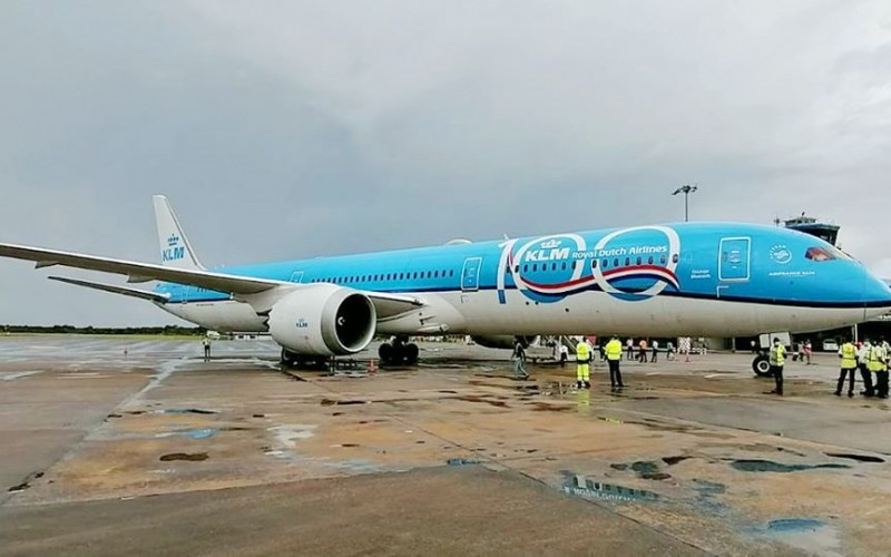 KLM 787-10 Paramaribo