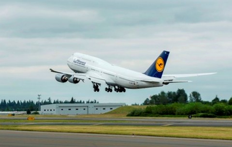 Foto (c) Boeing Boeing 747-8 Lufthansa departure
