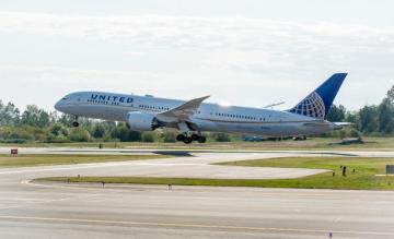 United Airlines Boeing 787-9 
