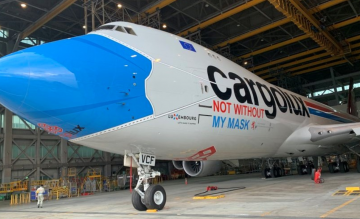 CargoLux 747 mondkapje