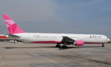 delta, boeing 767, pink ribbon