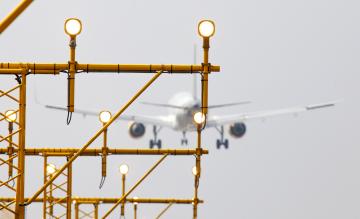 Schiphol landing Airbus