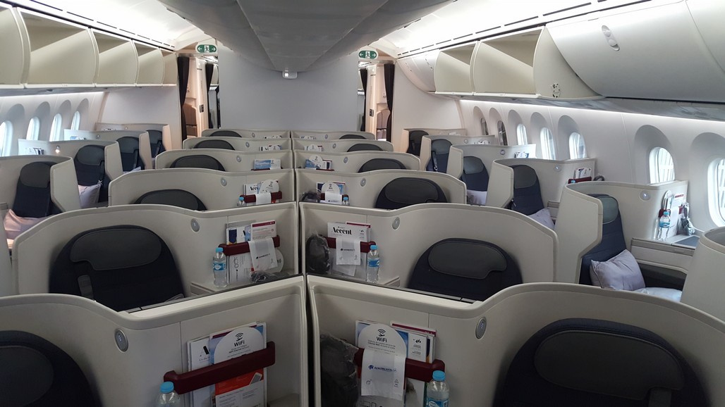 Aeromexico 787-9 interior