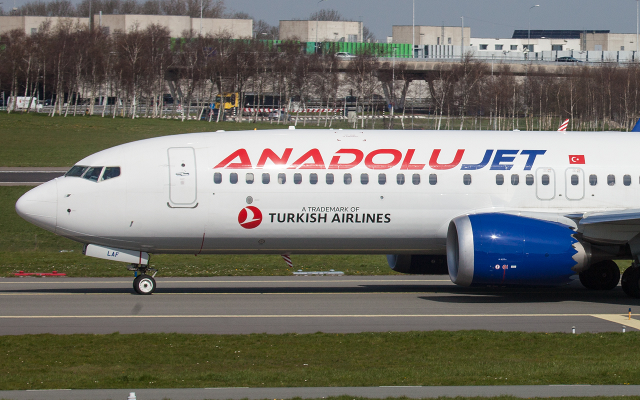 AnadoluJet Boeing 737 MAX 8