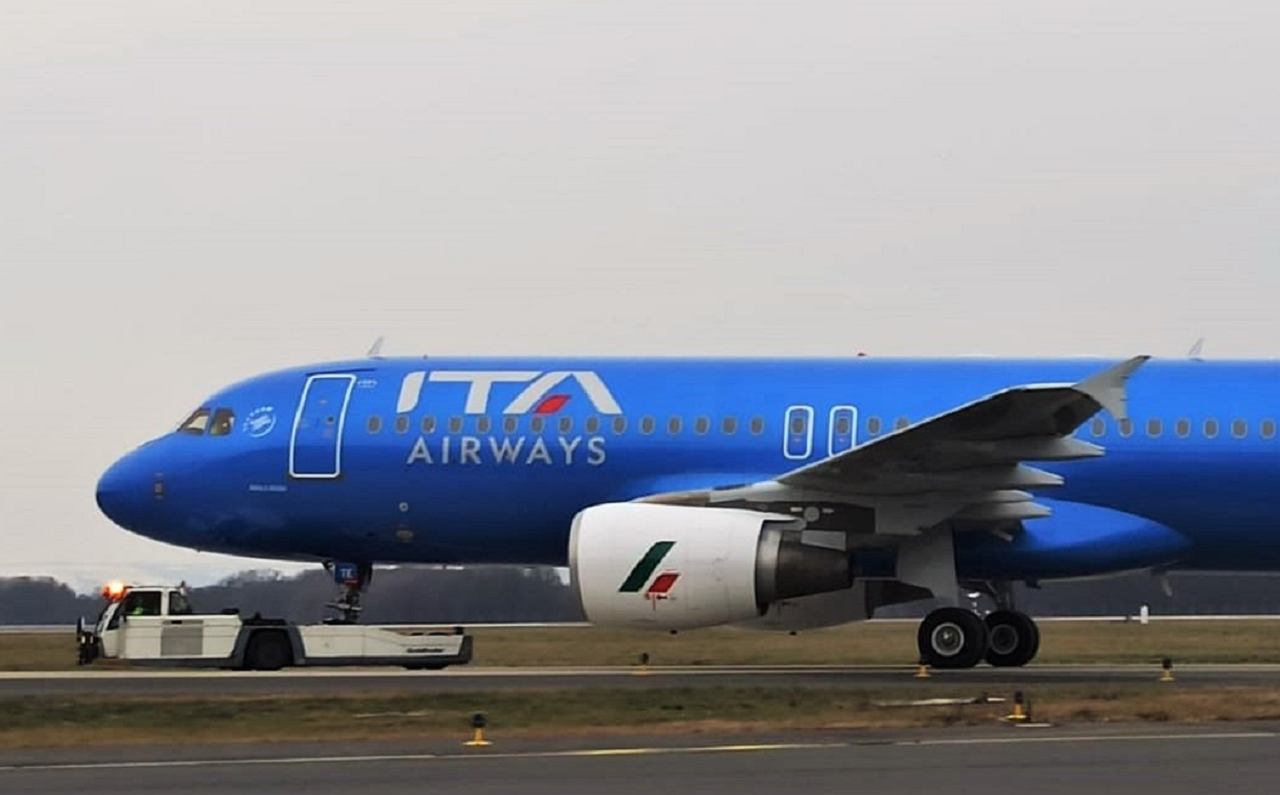 Blauw, blauwer, blauwst: eerste vliegtuig voorzien van kleurenschema ITA | Luchtvaartnieuws