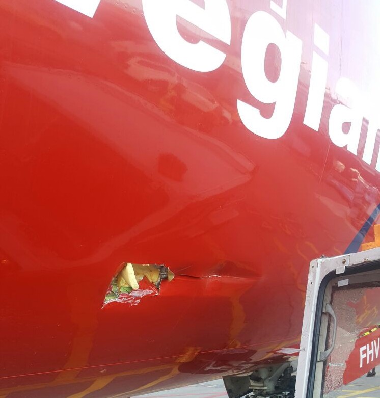 Norwegian 737 damage