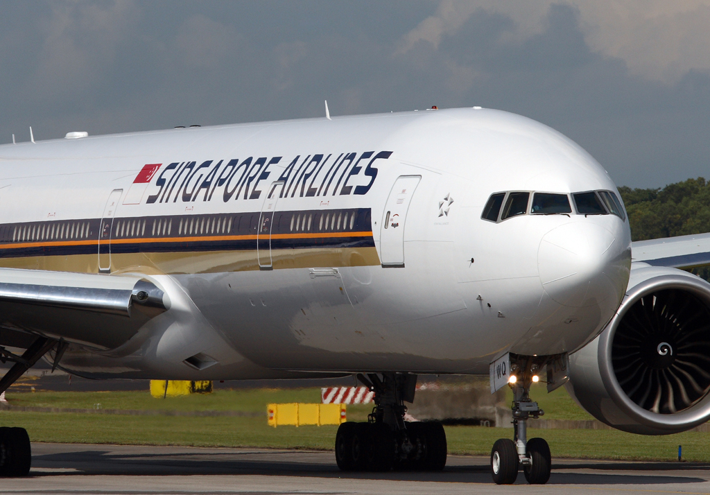Passager mort et des dizaines de blessés après de fortes turbulences sur un vol de Singapore Airlines