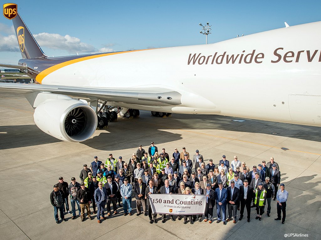 Самолет команда. Ups самолеты. ЮПС авиакомпания. Грузовой самолёт ups. Команда самолета.