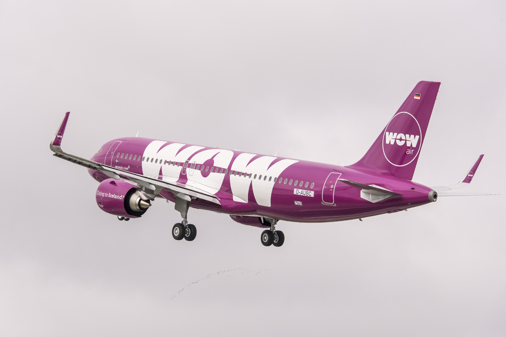 WOW Air Airbus A320neo