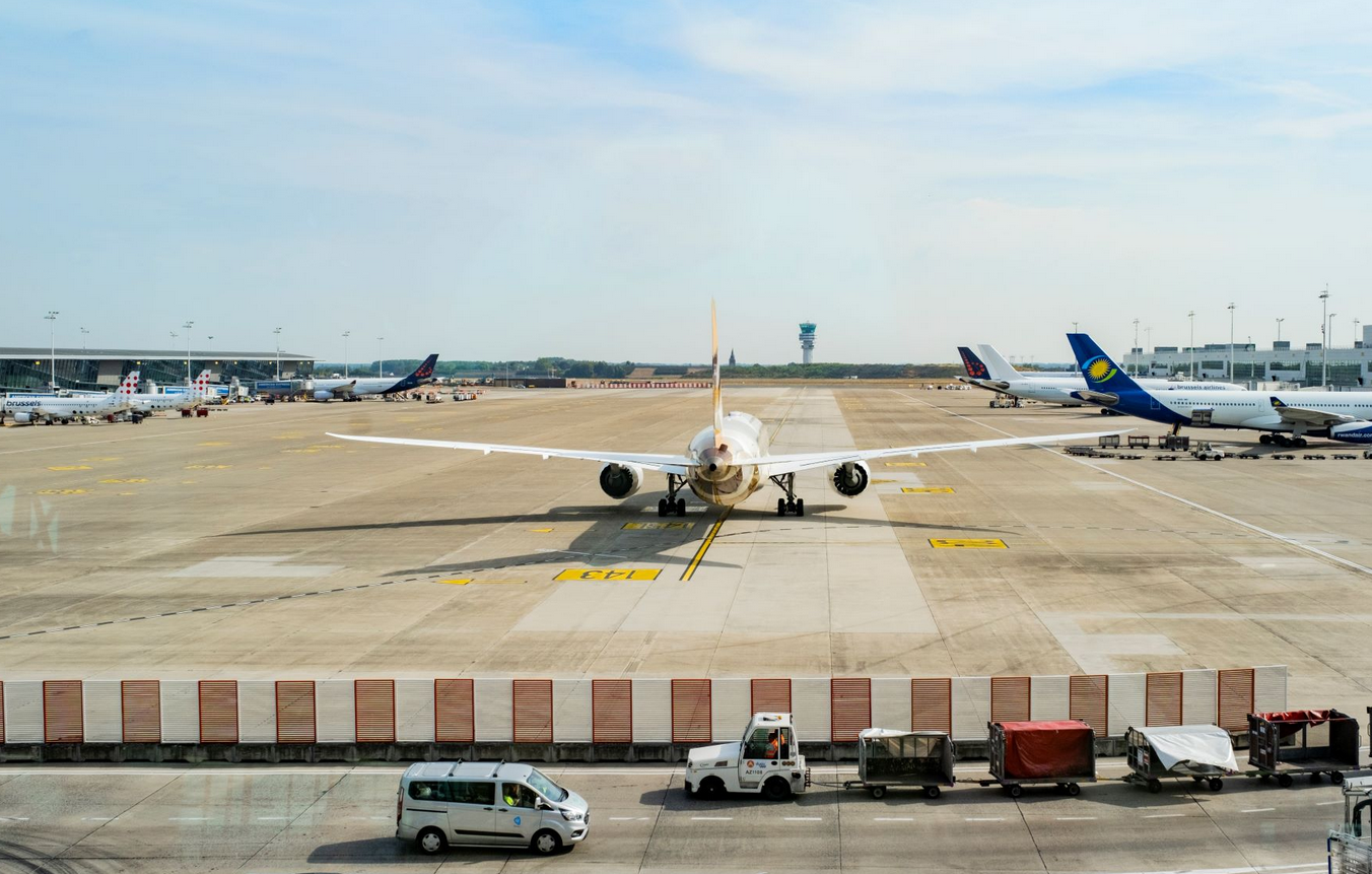 Много критики плана бельгийского министра запретить ночные полеты в аэропорту Брюсселя.