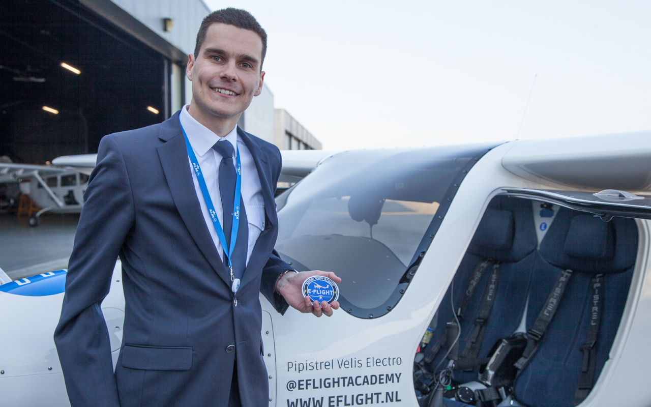 Piloten KLM Flight Academy voor het eerst elektrisch de lucht in