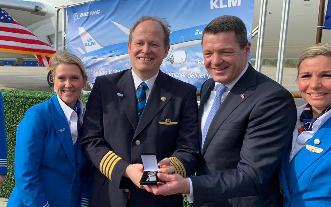 https://www.luchtvaartnieuws.nl/sites/default/files/website_633x300/slider-klm/klm_phbkg_2_c_reismedia_1280.jpg https://www.luchtvaartnieuws.nl/sites/default/files/website_633x300/slider-klm/klm_phbkg_2_c_reismedia_1280.jpg