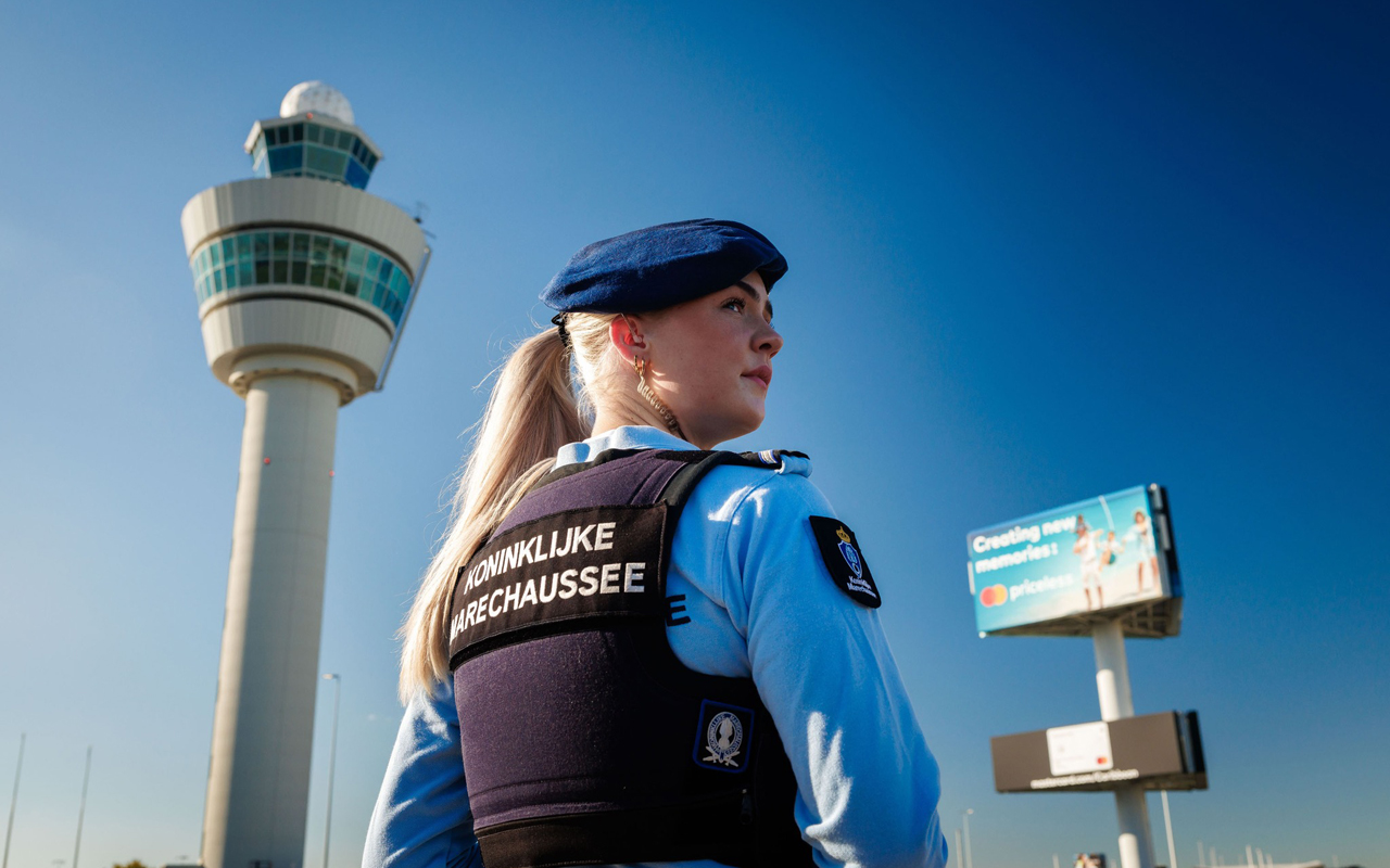 Vrachtmedewerker aangehouden op Schiphol om delen data met drugscriminelen