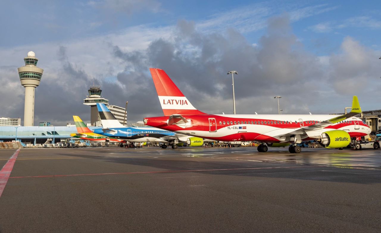 Wankelend airBaltic zet mes in dienstregeling: Schiphol ontspringt de dans